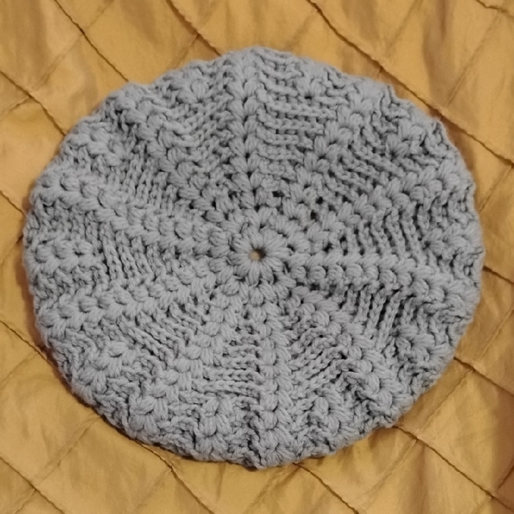 Handmade Crochet Women's Size Medium Acrylic Gray-Blue Beret